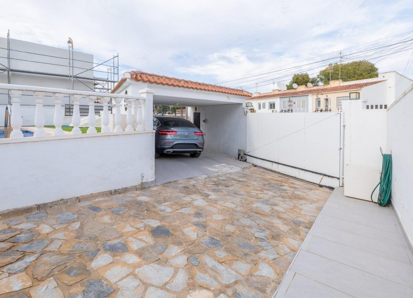 Resale - Villa - Torrevieja - Los Balcones - Los Altos del Edén