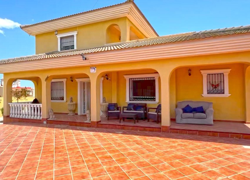 Resale - Villa - Torrevieja - Los Balcones - Los Altos del Edén