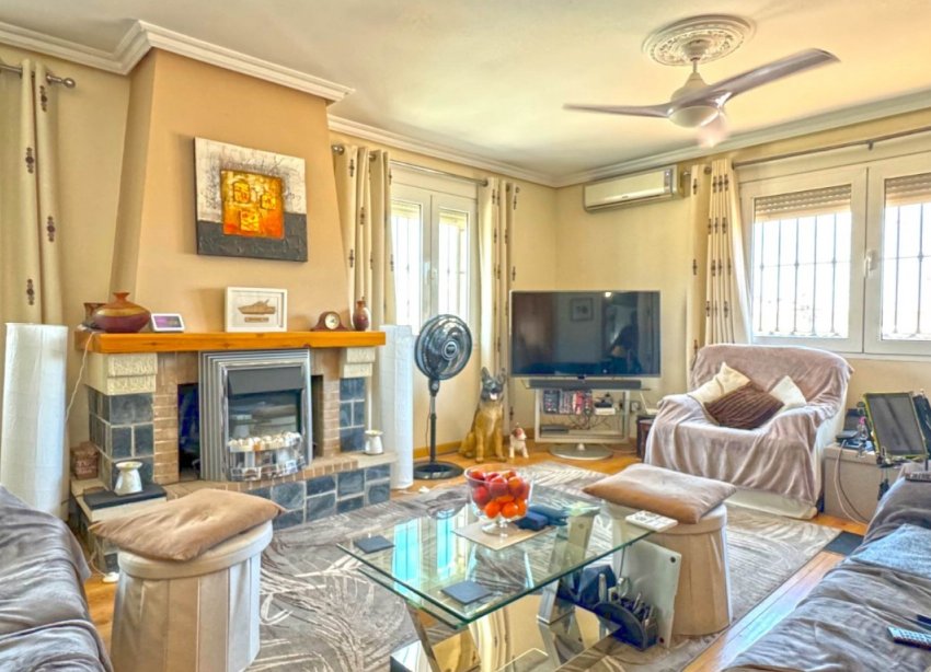 Resale - Villa - Torrevieja - Los Balcones - Los Altos del Edén