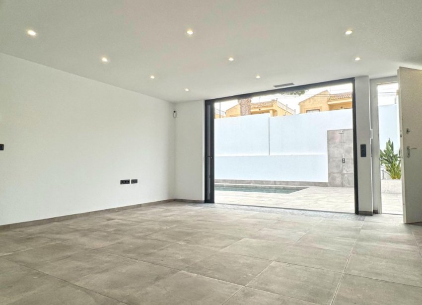 Resale - Villa - Torrevieja - Los Balcones - Los Altos del Edén