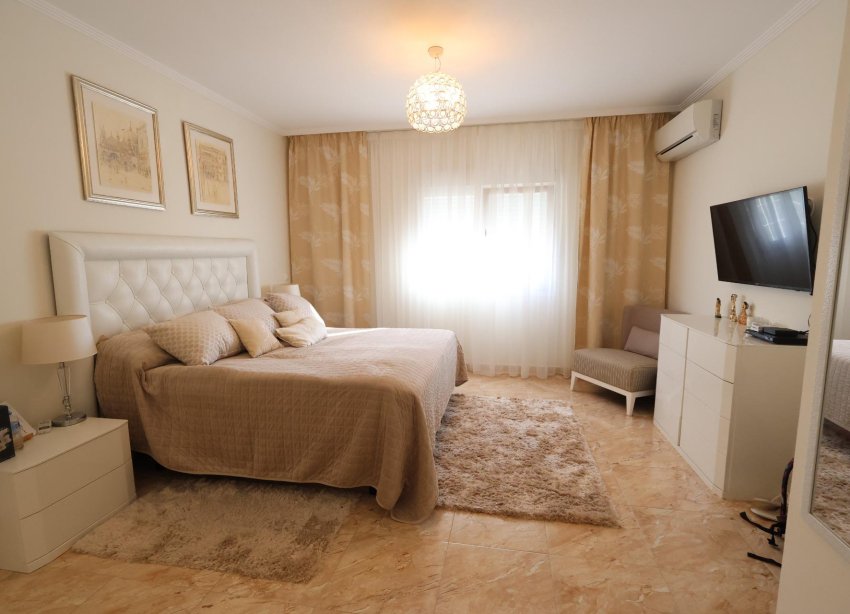 Resale - Villa - Torrevieja - Los Balcones - Los Altos del Edén