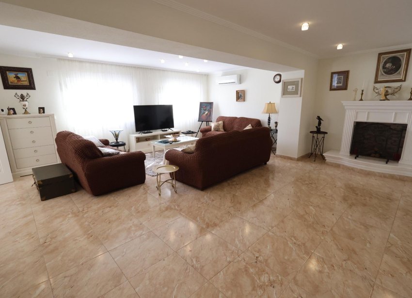 Resale - Villa - Torrevieja - Los Balcones - Los Altos del Edén
