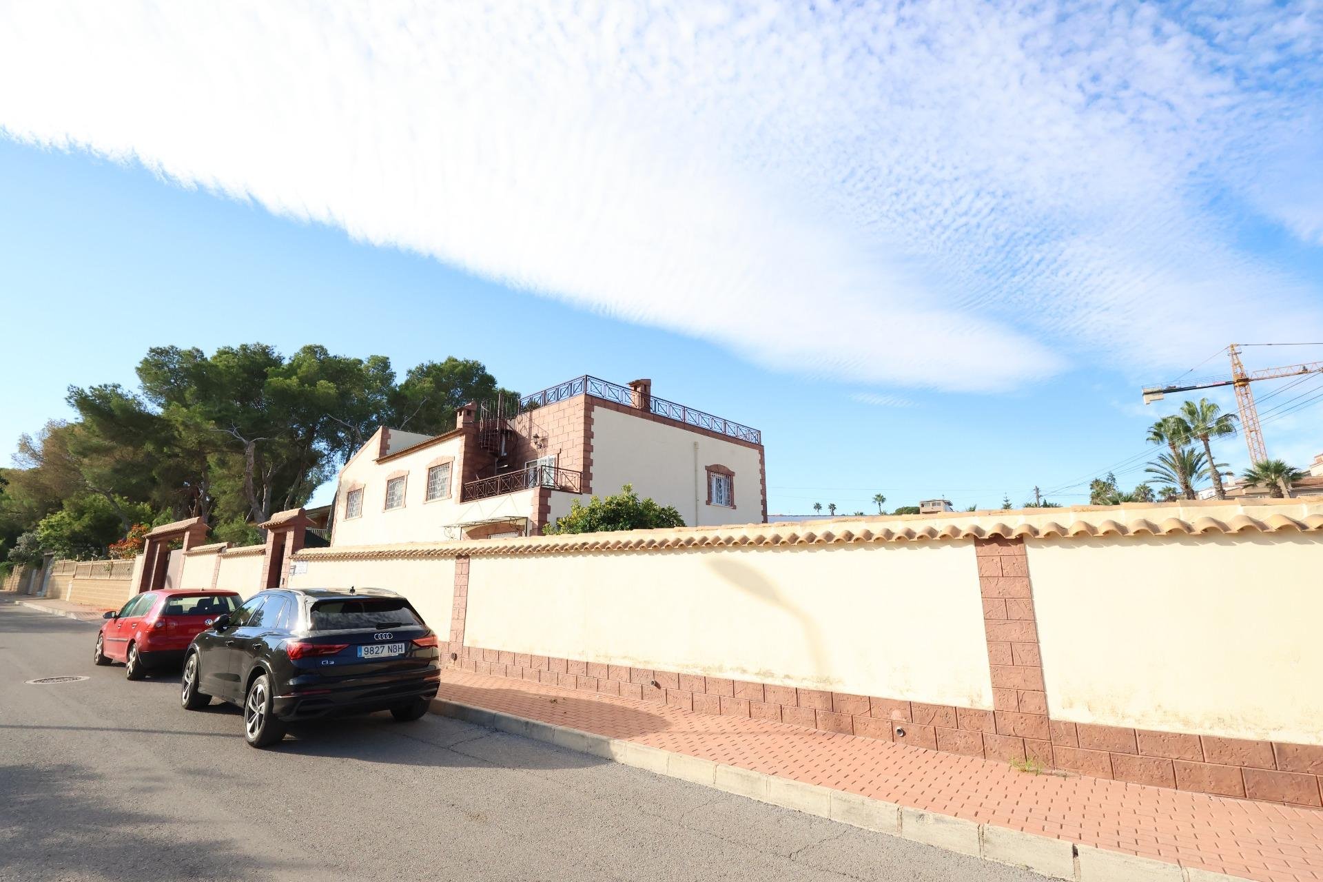 Resale - Villa - Torrevieja - Los Balcones - Los Altos del Edén