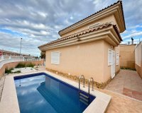 Resale - Villa - Torrevieja - Los Balcones - Los Altos del Edén