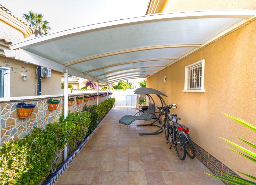 Resale - Villa - Torrevieja - Los Balcones - Los Altos del Edén