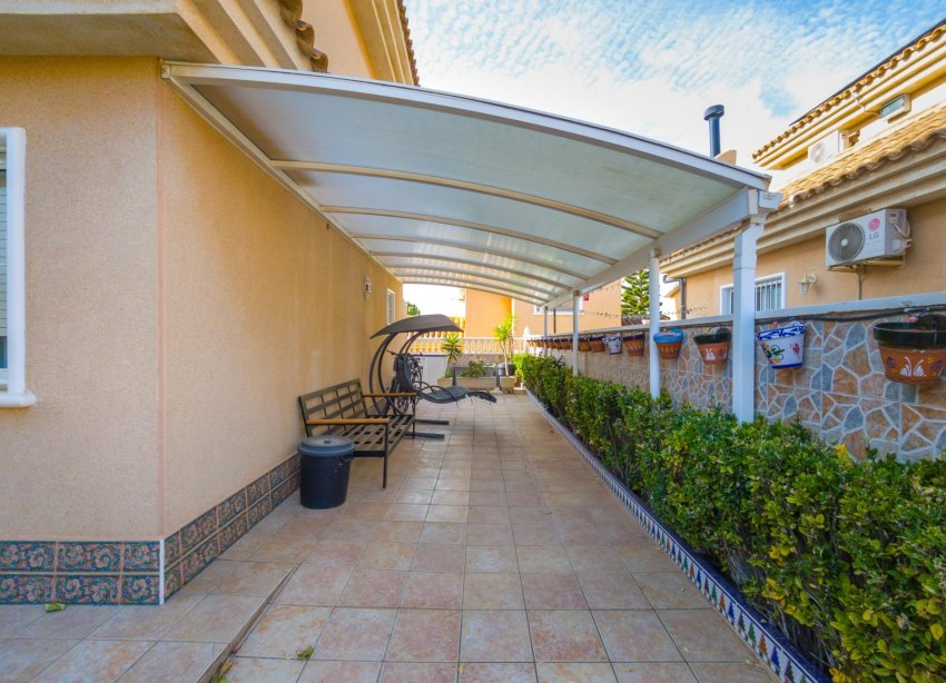 Resale - Villa - Torrevieja - Los Balcones - Los Altos del Edén