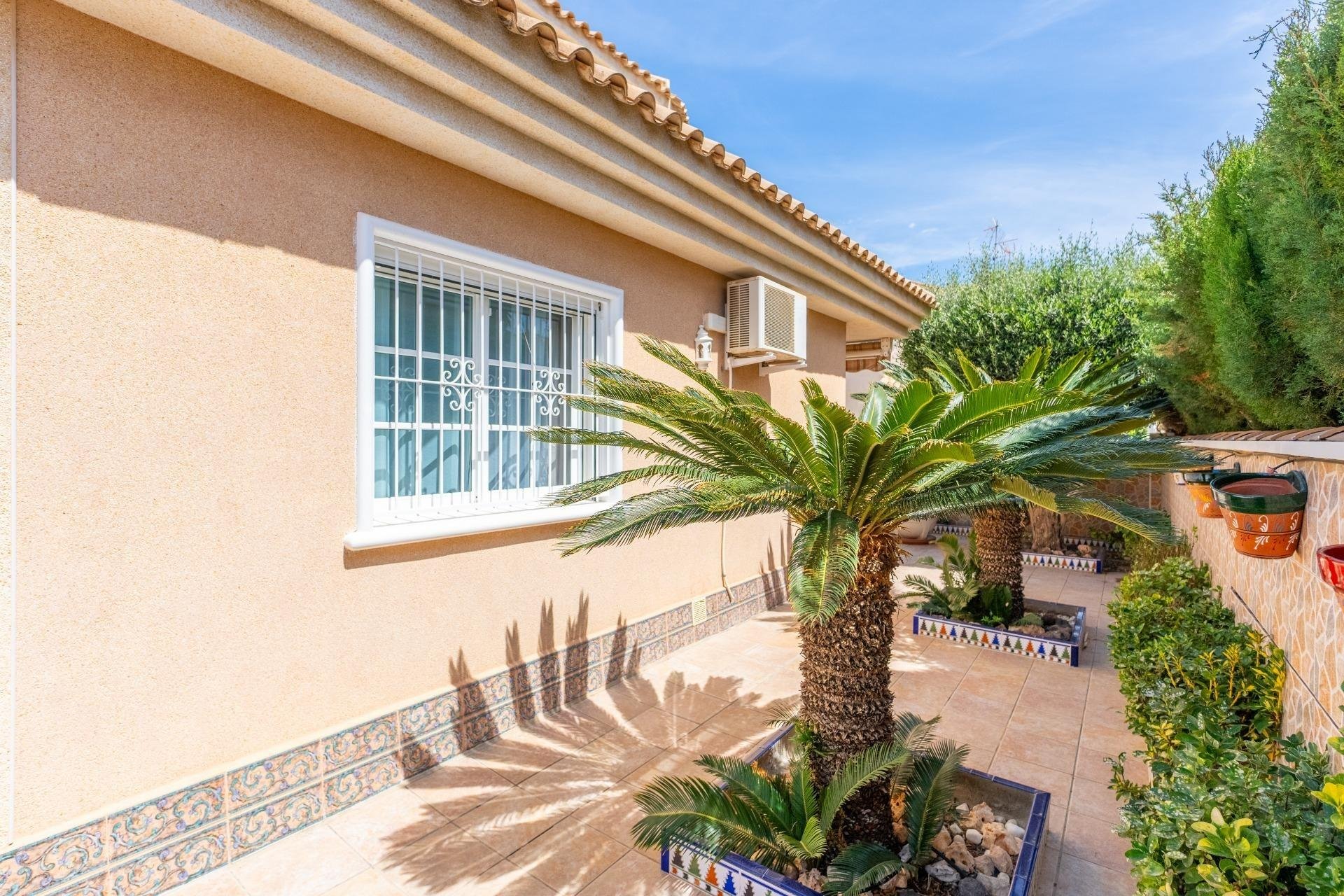 Resale - Villa - Torrevieja - Los Balcones - Los Altos del Edén