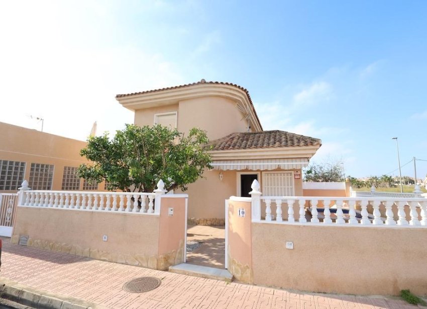 Resale - Villa - Torrevieja - Los Balcones - Los Altos del Edén