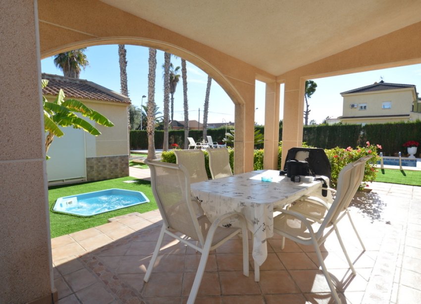 Resale - Villa - Torrevieja - Los Balcones