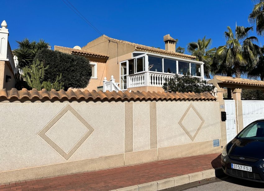 Resale - Villa - Torrevieja - Los Balcones