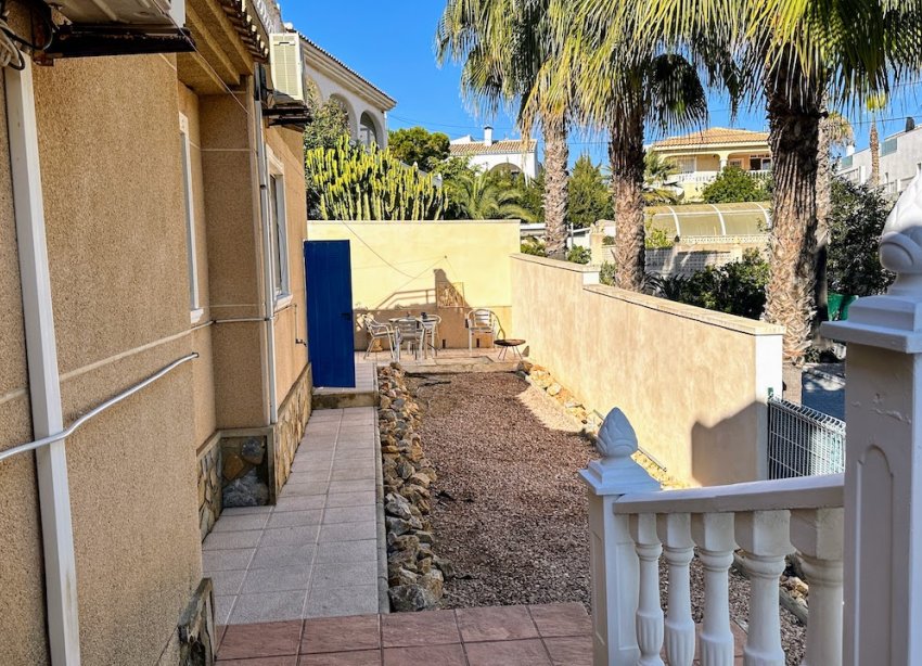 Resale - Villa - Torrevieja - Los Balcones