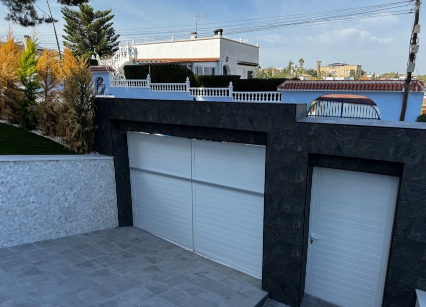 Resale - Villa - Torrevieja - Los Balcones