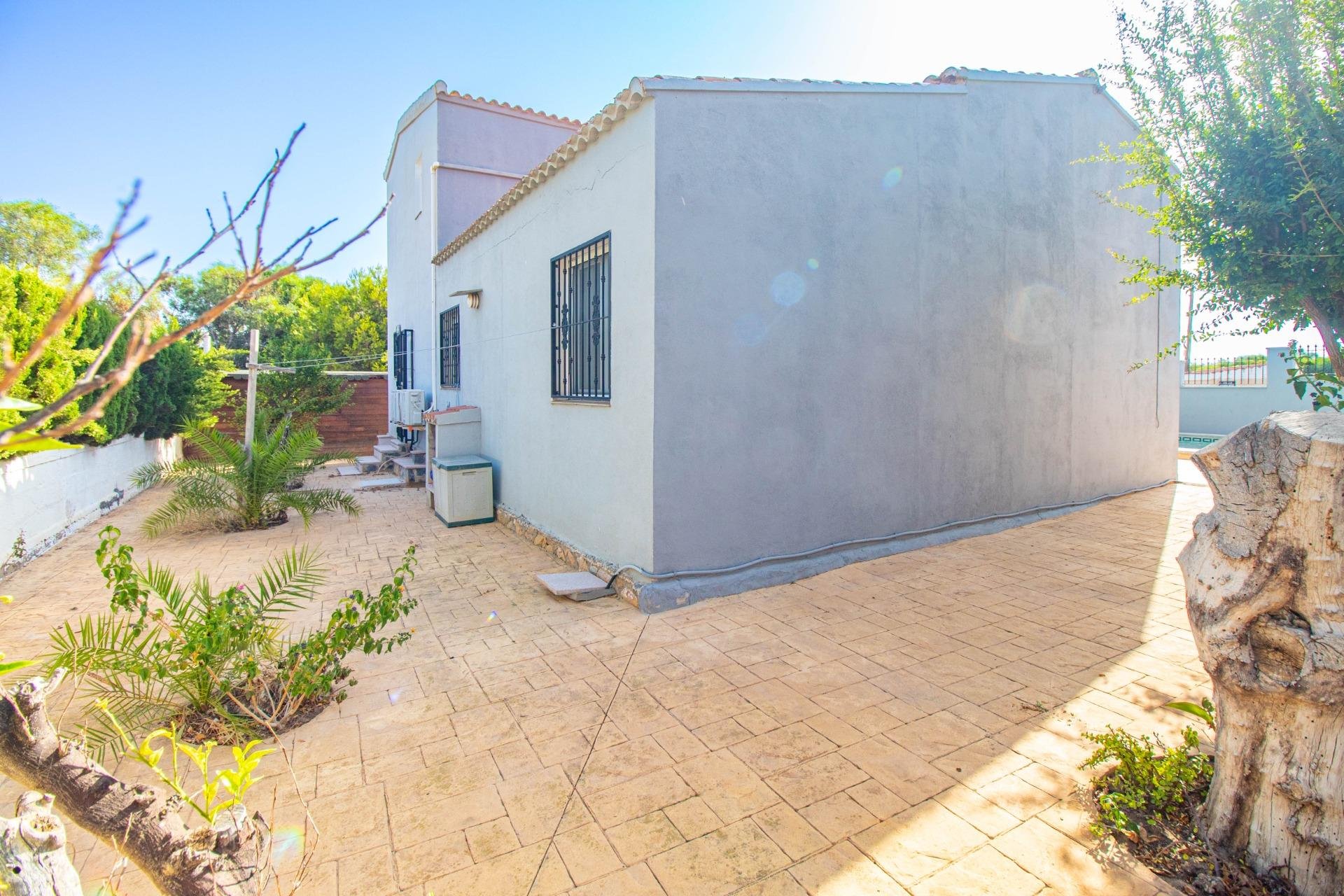 Resale - Villa - Torrevieja - Los balcones