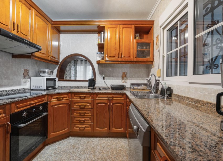 Resale - Villa - Torrevieja - Los balcones