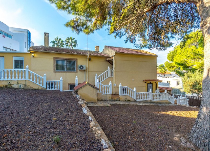 Resale - Villa - Torrevieja - Los balcones