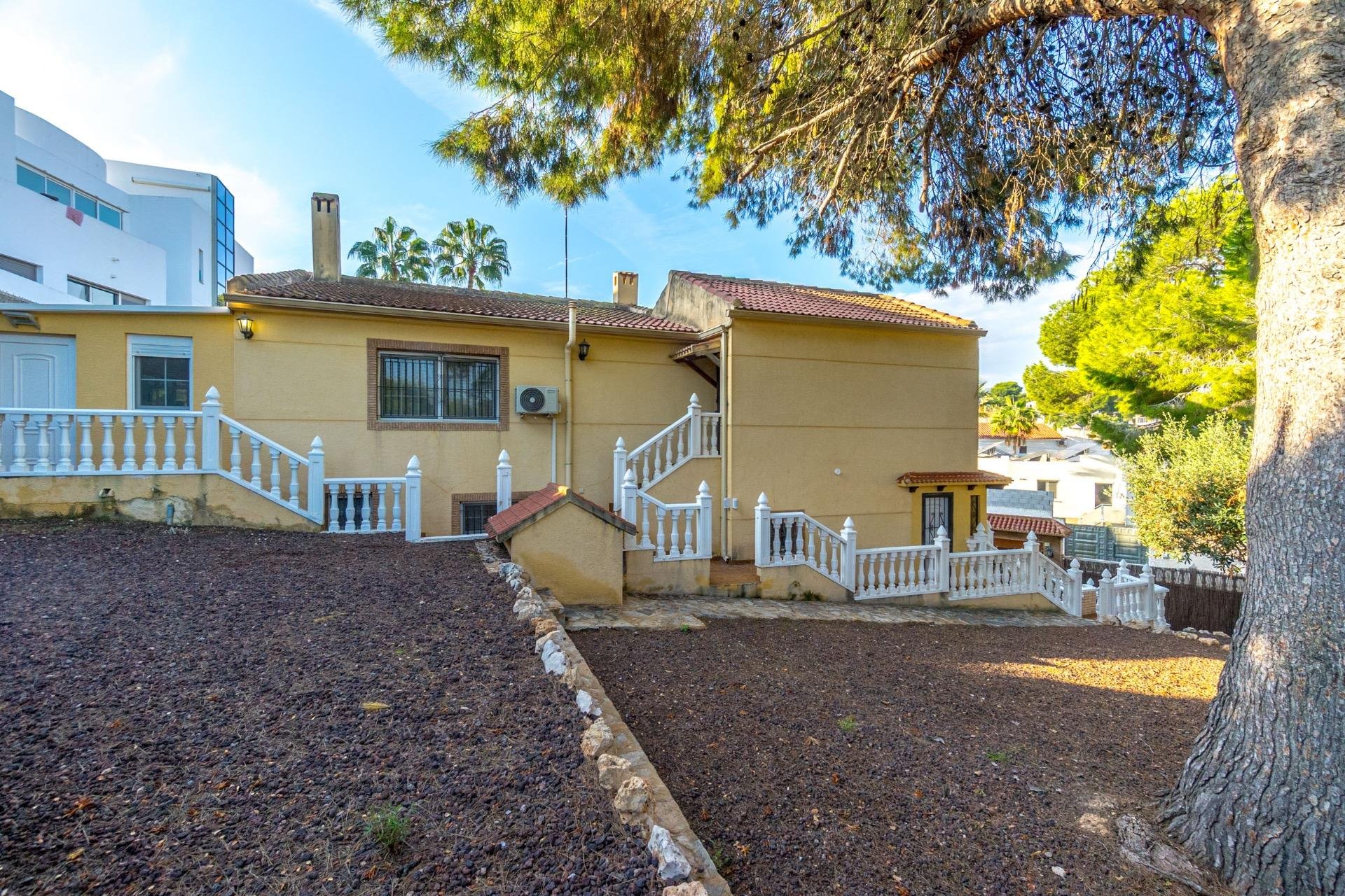 Resale - Villa - Torrevieja - Los balcones