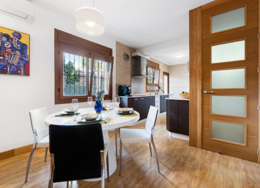 Resale - Villa - Torrevieja - Los Balcones