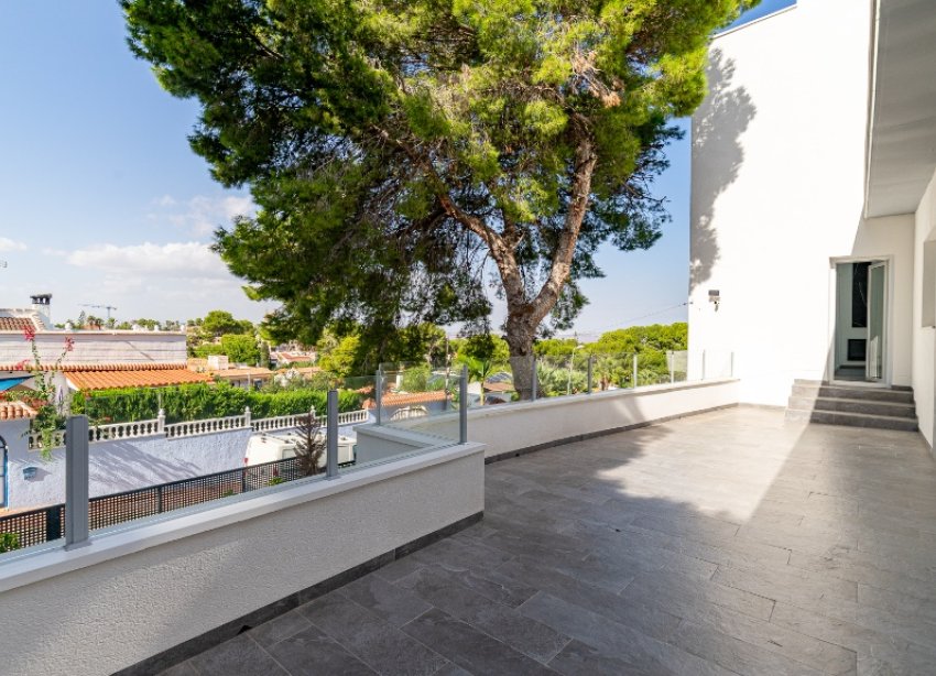 Resale - Villa - Torrevieja - Los Balcones