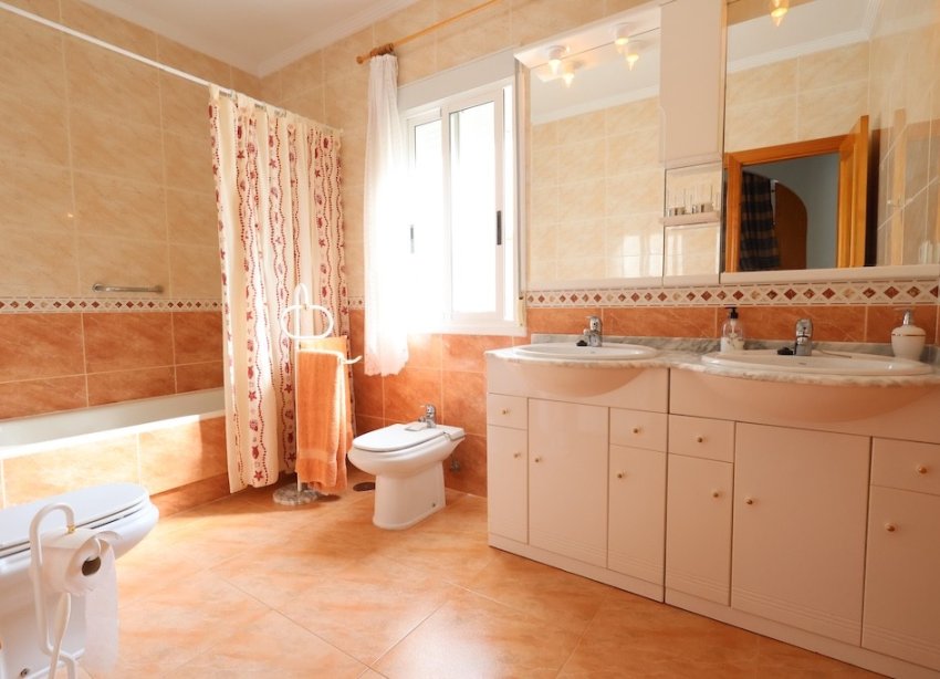 Resale - Villa - Torrevieja - Los Balcones