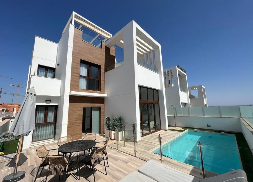 Resale - Villa - Torrevieja - Los Balcones