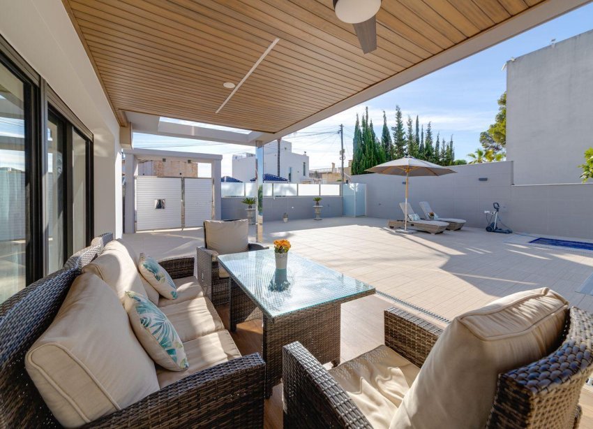 Resale - Villa - Torrevieja - Los Balcones