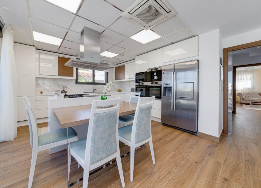 Resale - Villa - Torrevieja - Los Balcones