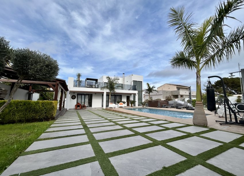 Resale - Villa - Torrevieja - Los Balcones