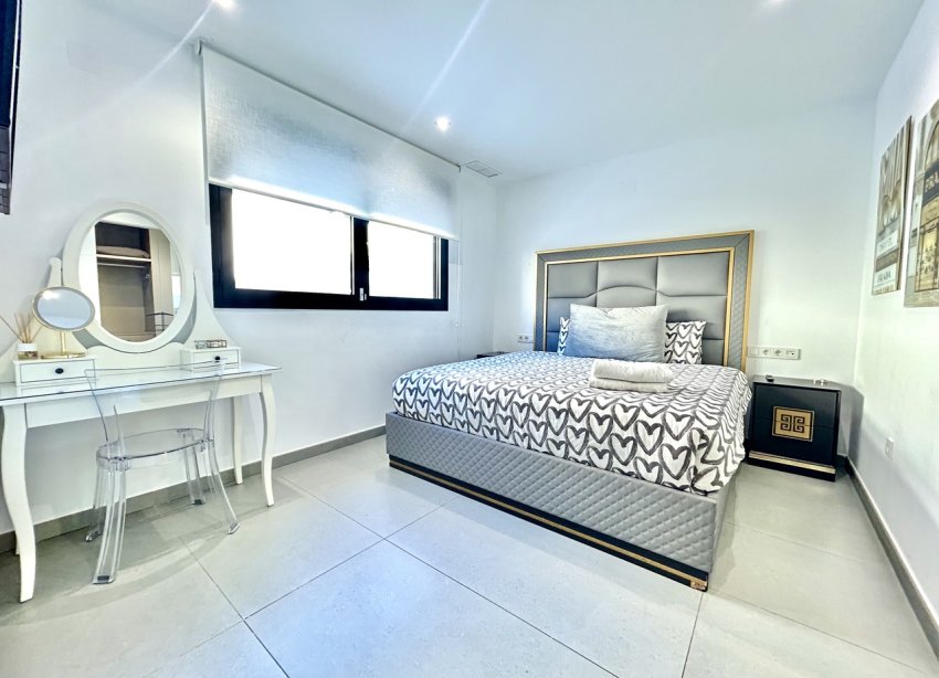 Resale - Villa - Torrevieja - Los Balcones