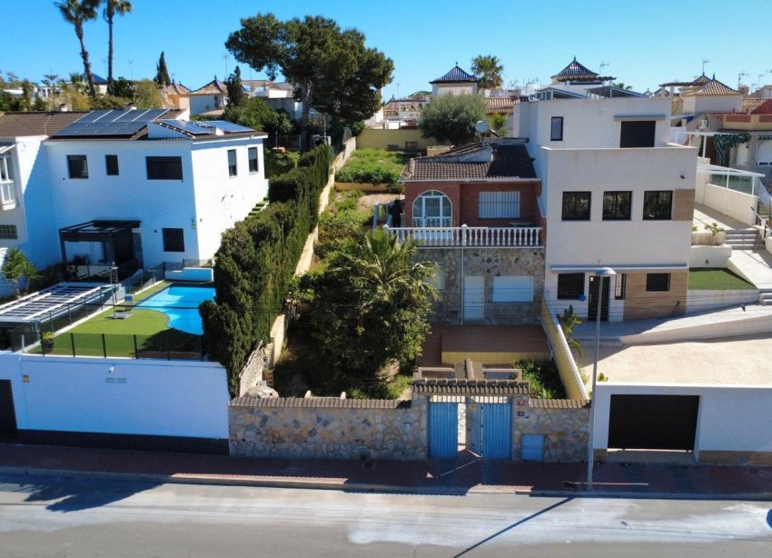 Resale - Villa - Torrevieja - Los balcones