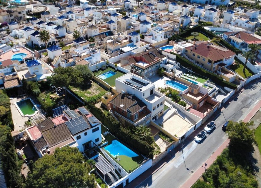 Resale - Villa - Torrevieja - Los balcones