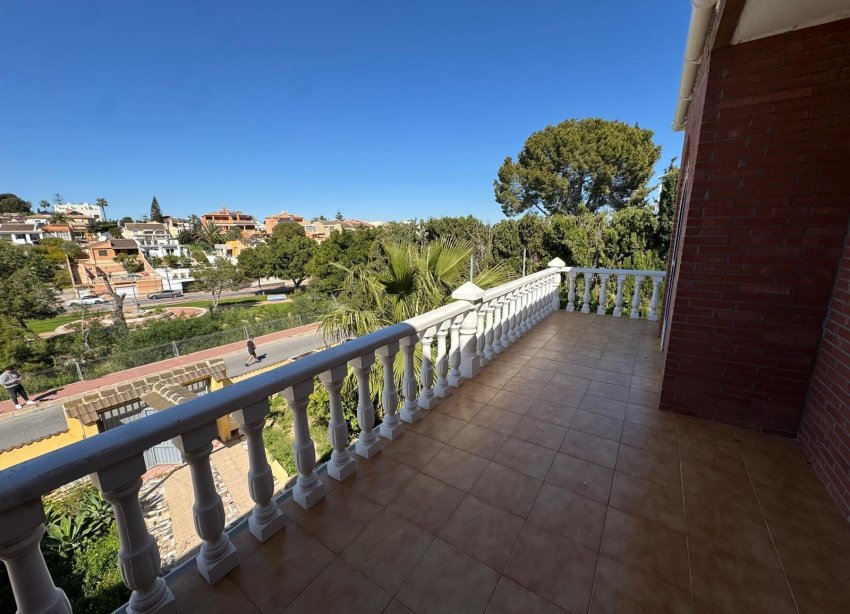 Resale - Villa - Torrevieja - Los balcones