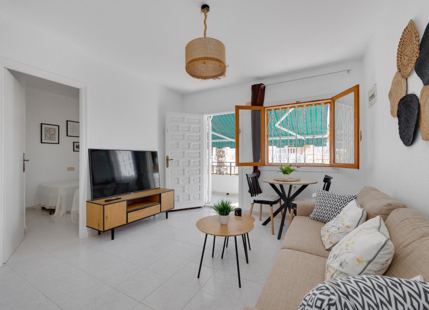 Resale - Villa - Torrevieja - Los Frutales