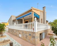 Resale - Villa - Torrevieja - Nueva Torrevieja