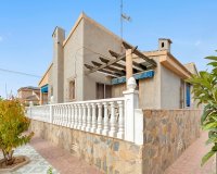 Resale - Villa - Torrevieja - Nueva Torrevieja