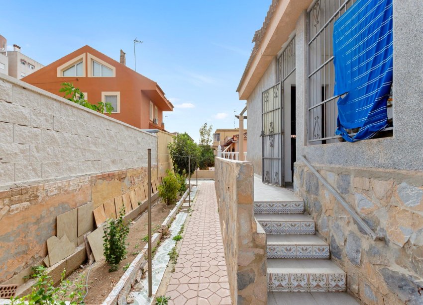 Resale - Villa - Torrevieja - Nueva Torrevieja