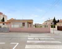 Resale - Villa - Torrevieja - Nueva Torrevieja