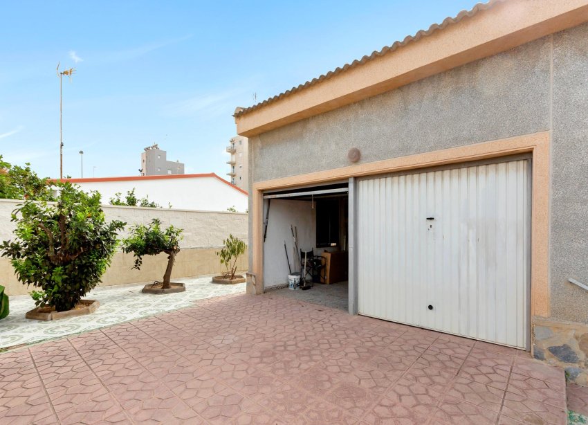 Resale - Villa - Torrevieja - Nueva Torrevieja