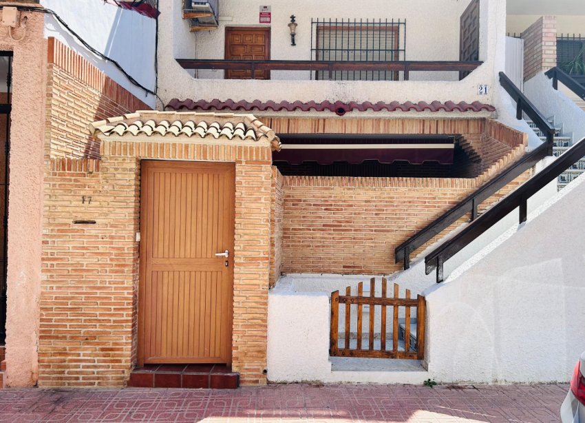 Resale - Villa - Torrevieja - Playa de los Locos