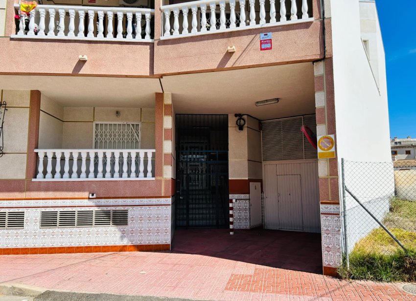 Resale - Villa - Torrevieja - Playa de los Locos