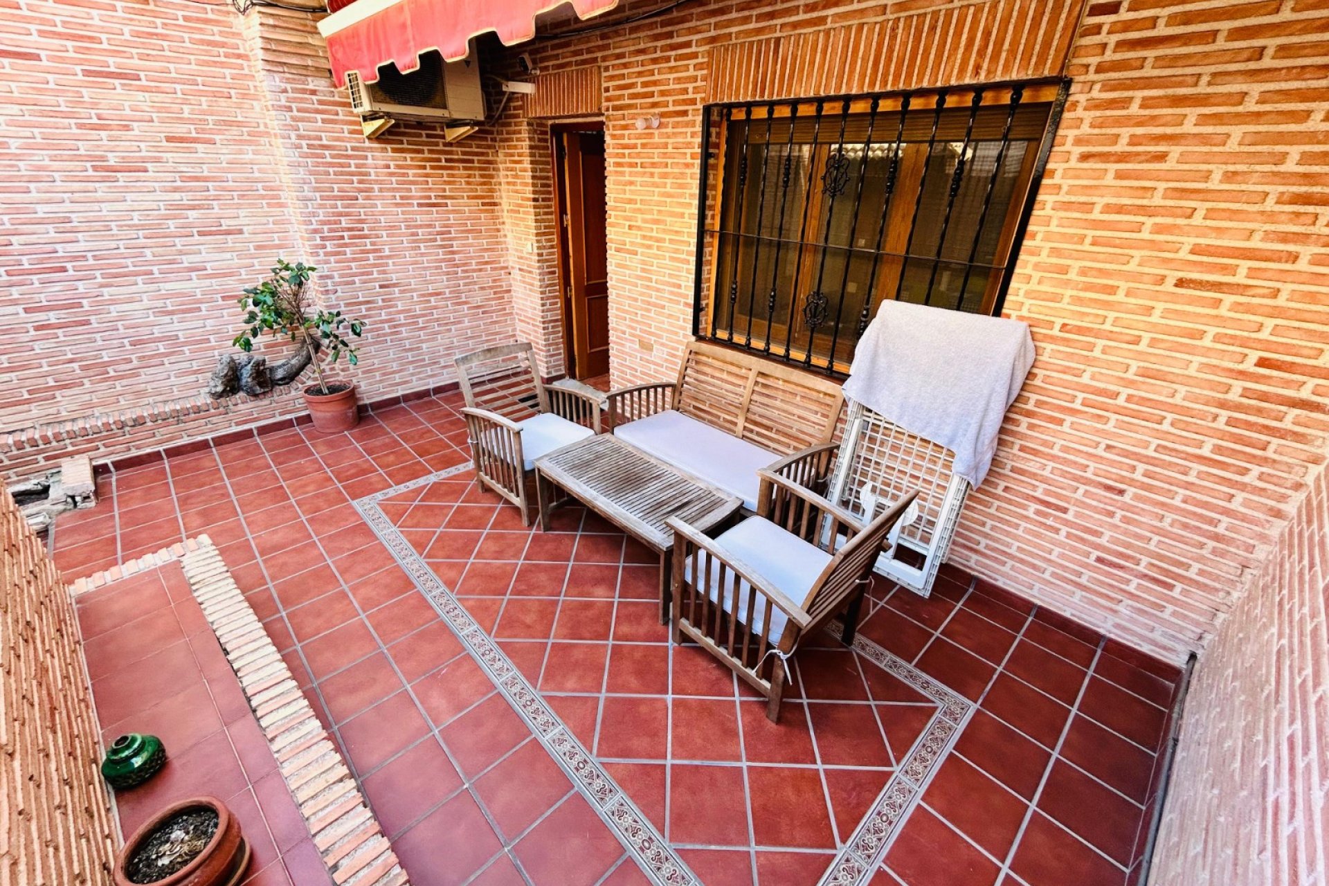 Resale - Villa - Torrevieja - Playa de los Locos