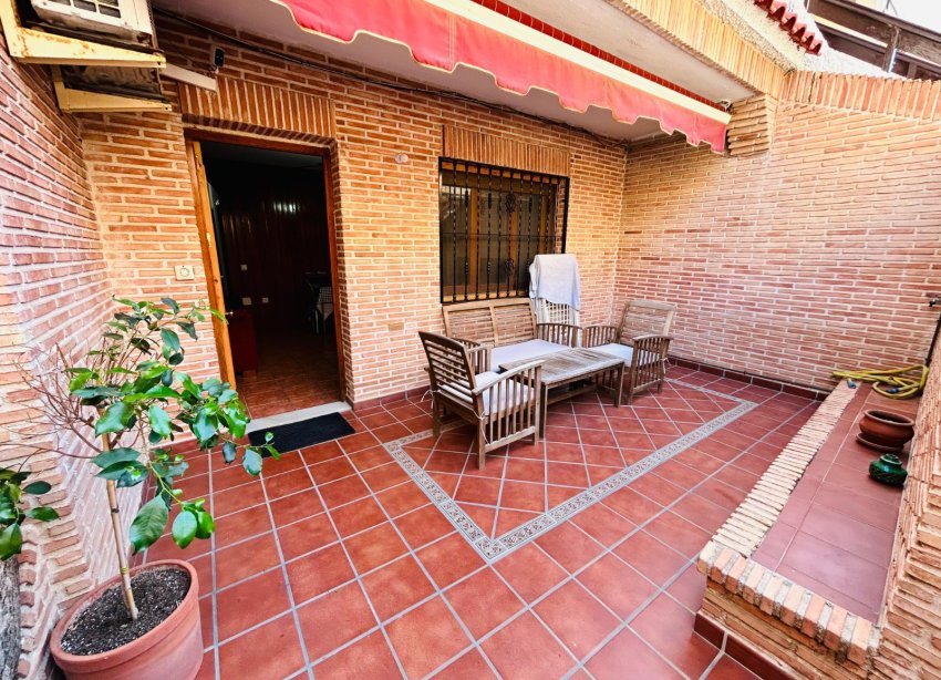 Resale - Villa - Torrevieja - Playa de los Locos