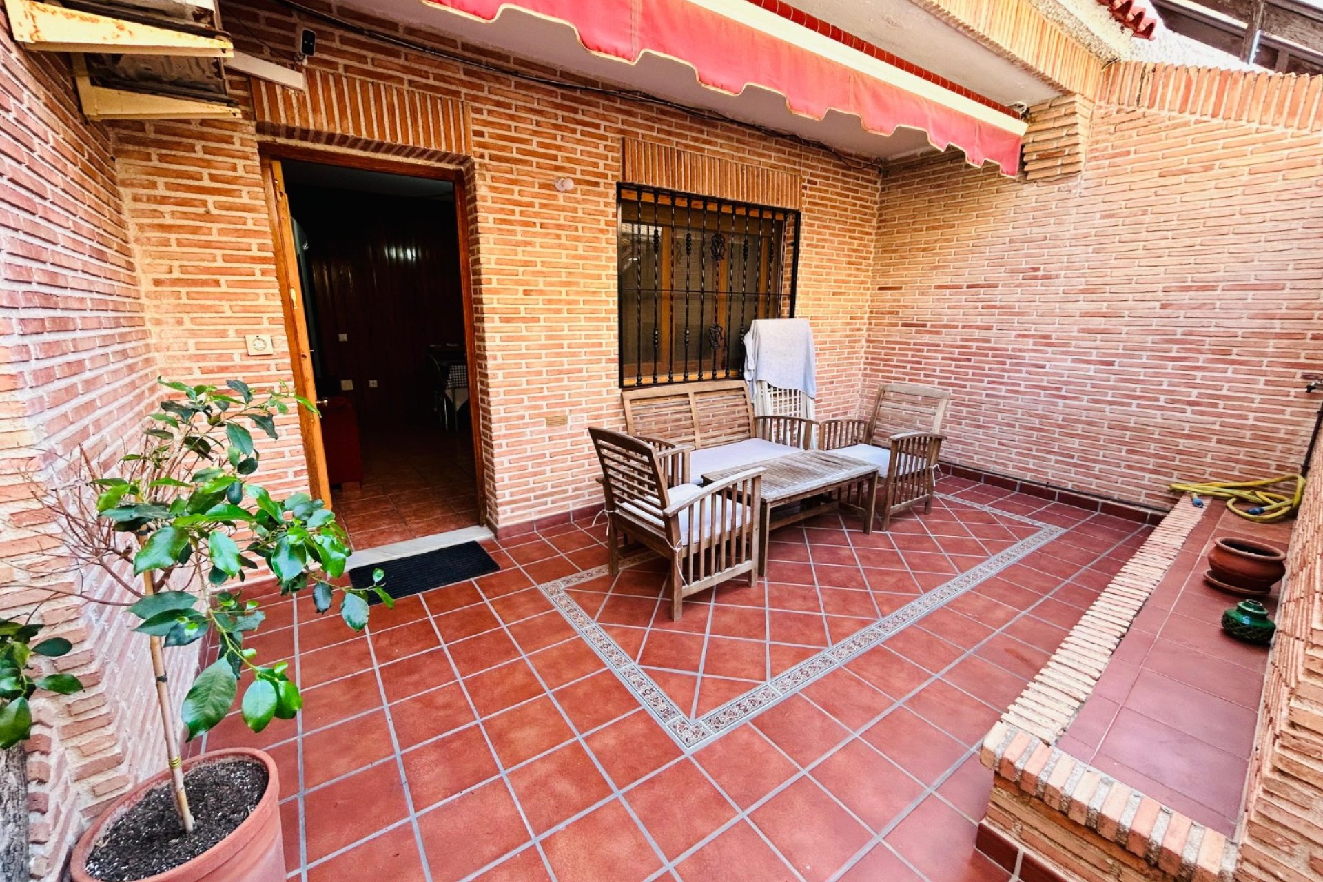 Resale - Villa - Torrevieja - Playa de los Locos