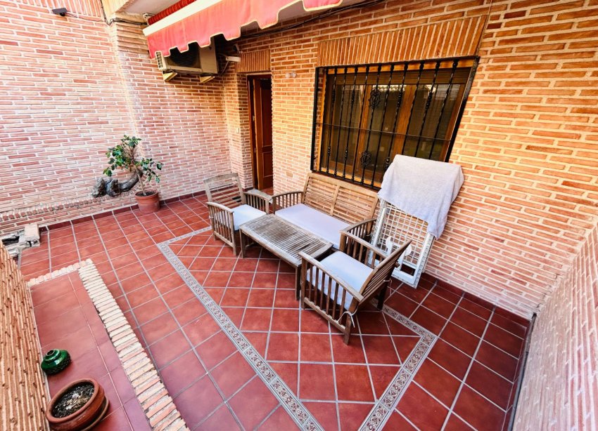 Resale - Villa - Torrevieja - Playa de los Locos