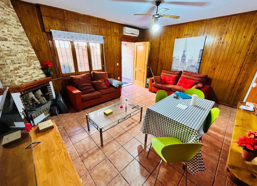 Resale - Villa - Torrevieja - Playa de los Locos