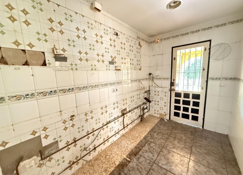 Resale - Villa - Torrevieja - Playa de los locos