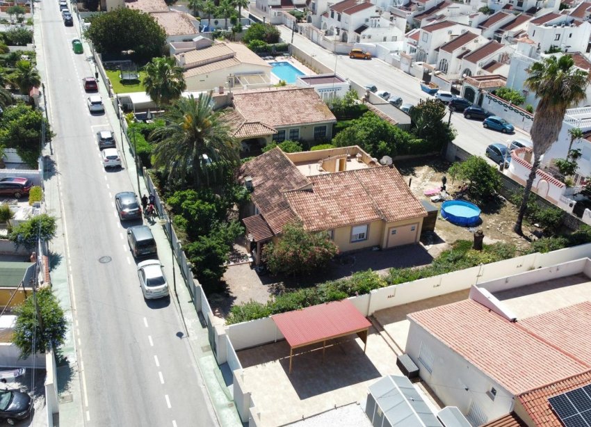 Resale - Villa - Torrevieja - Playa de los locos