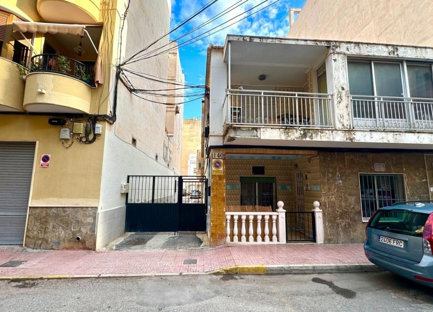 Resale - Villa - Torrevieja - Playa del Cura