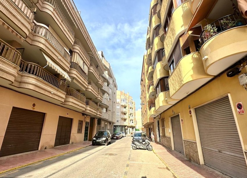 Resale - Villa - Torrevieja - Playa del Cura