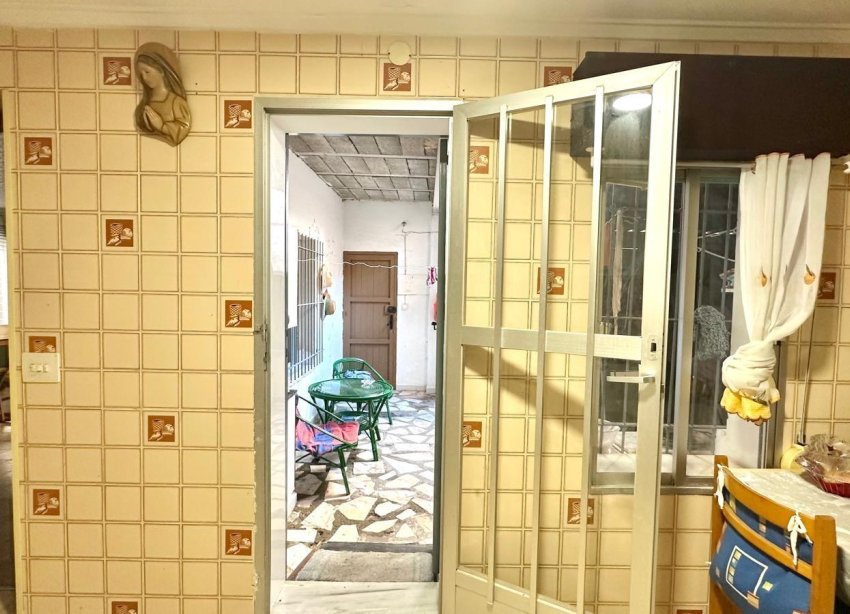 Resale - Villa - Torrevieja - Playa del Cura