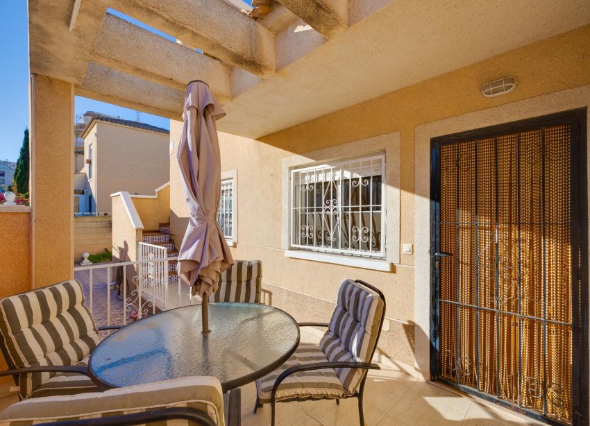 Resale - Villa - Torrevieja - Pueblo - Centro